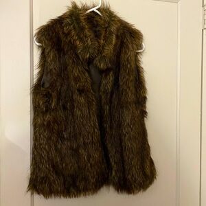 2 bebe brown faux fur vest size: L